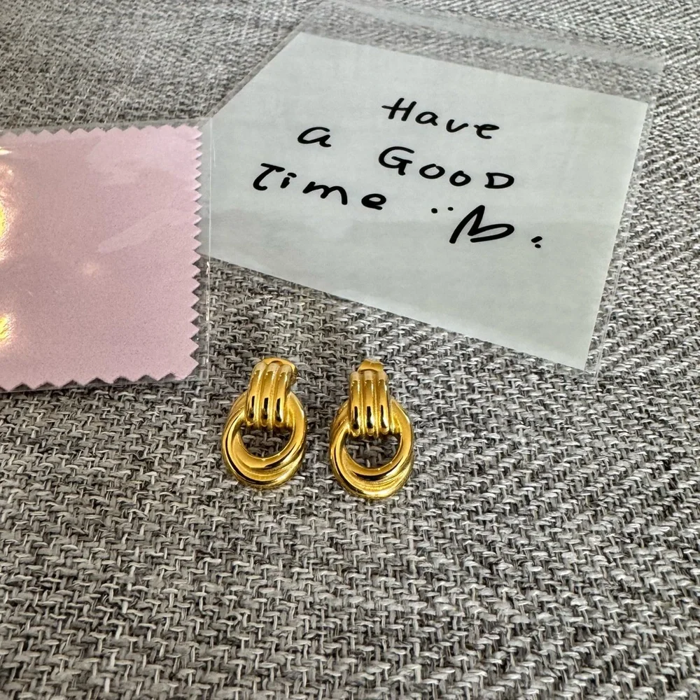 Elegant Gold Hoop Earrings - Picture 6 of 15